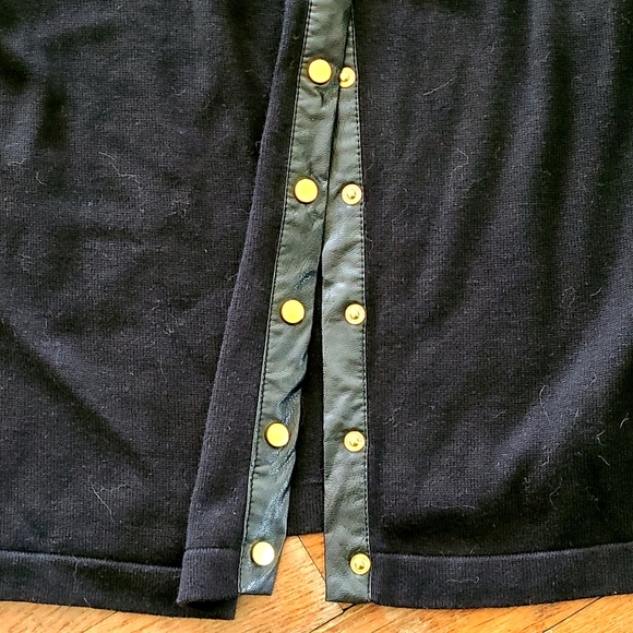 Charter Club Sweater 2X Black w/Gold Snap Buttons - Picture 4 of 6